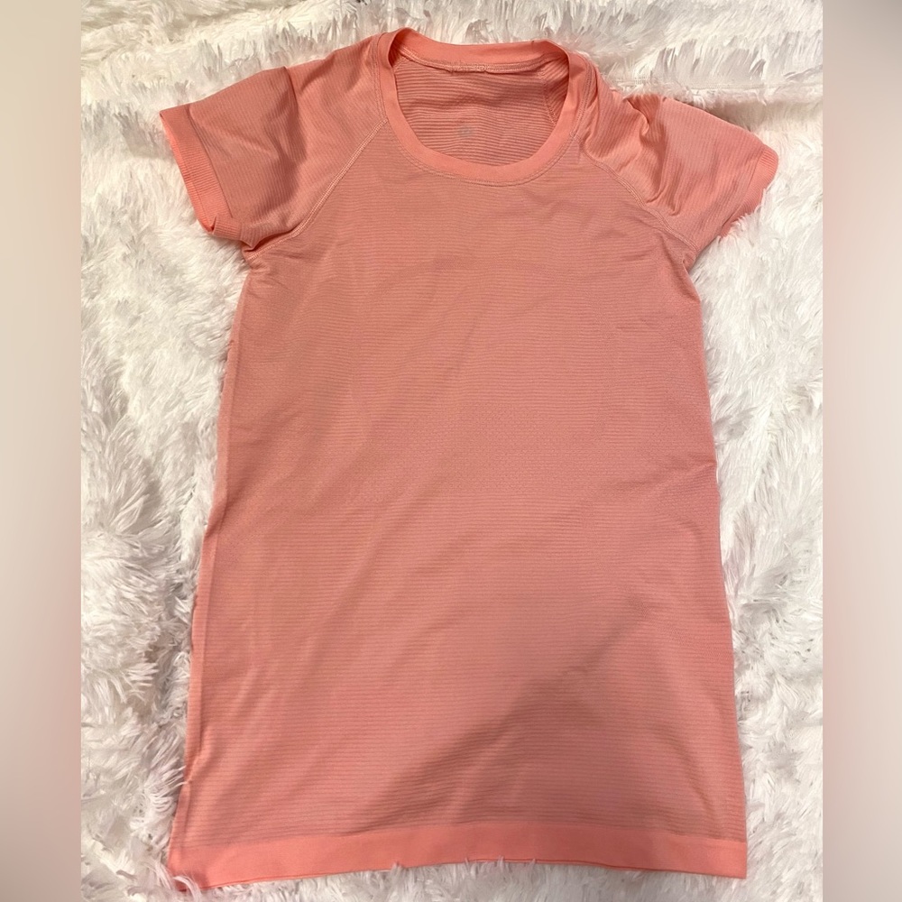 EUC Lululemon Raspberry Cream Swiftly Tech Short Sleeve Tee